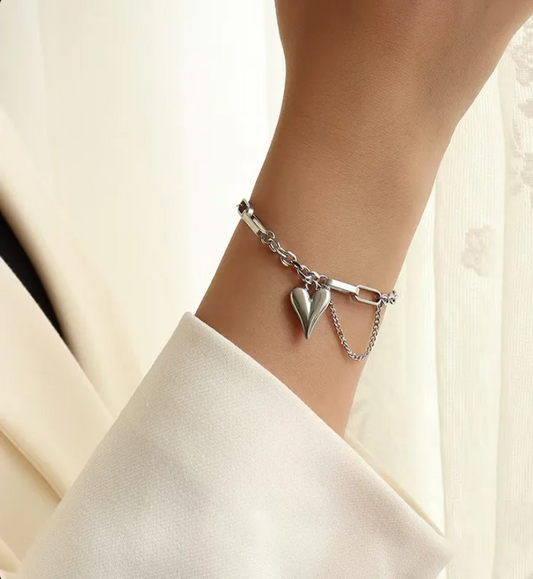 Silver Heart Charm Bracelet for Women – Minimalist Stainless Steel Jewelry