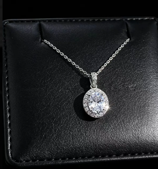 Gold Oval White Rhinestone Pendant Necklace for Women – Elegant Vintage Jewelry