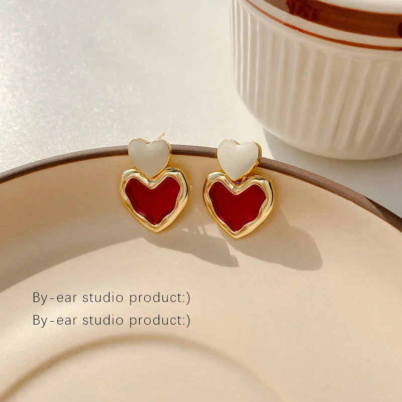 New Design Red Heart Stud Earring Women Metal Gold Color Eye Heart Lips Wedding Statement Earrings Fashion Party Jewelry