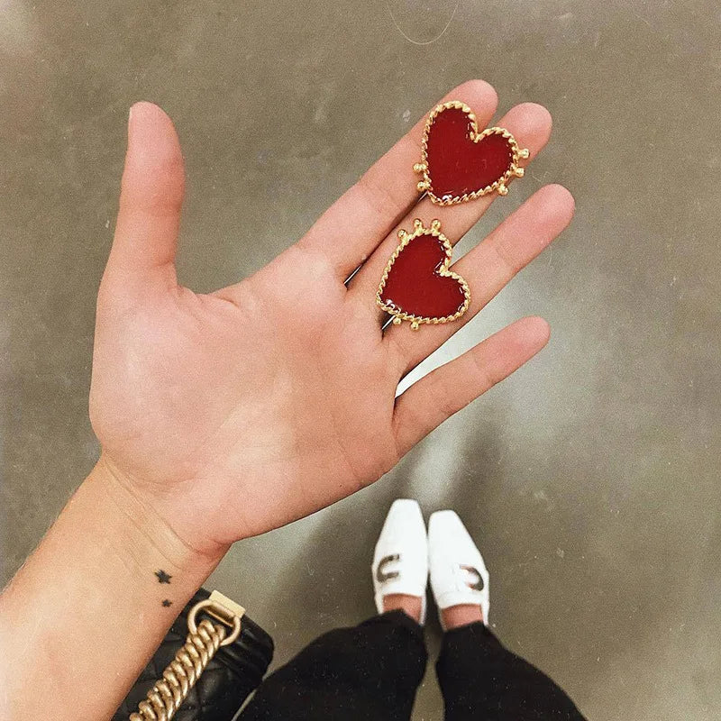New Design Red Heart Stud Earring Women Metal Gold Color Eye Heart Lips Wedding Statement Earrings Fashion Party Jewelry