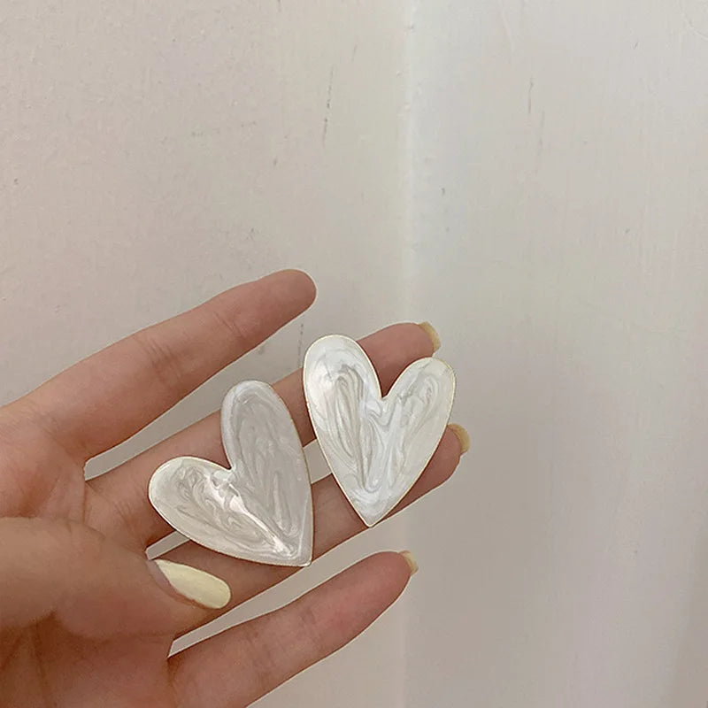 New Design Red Heart Stud Earring Women Metal Gold Color Eye Heart Lips Wedding Statement Earrings Fashion Party Jewelry