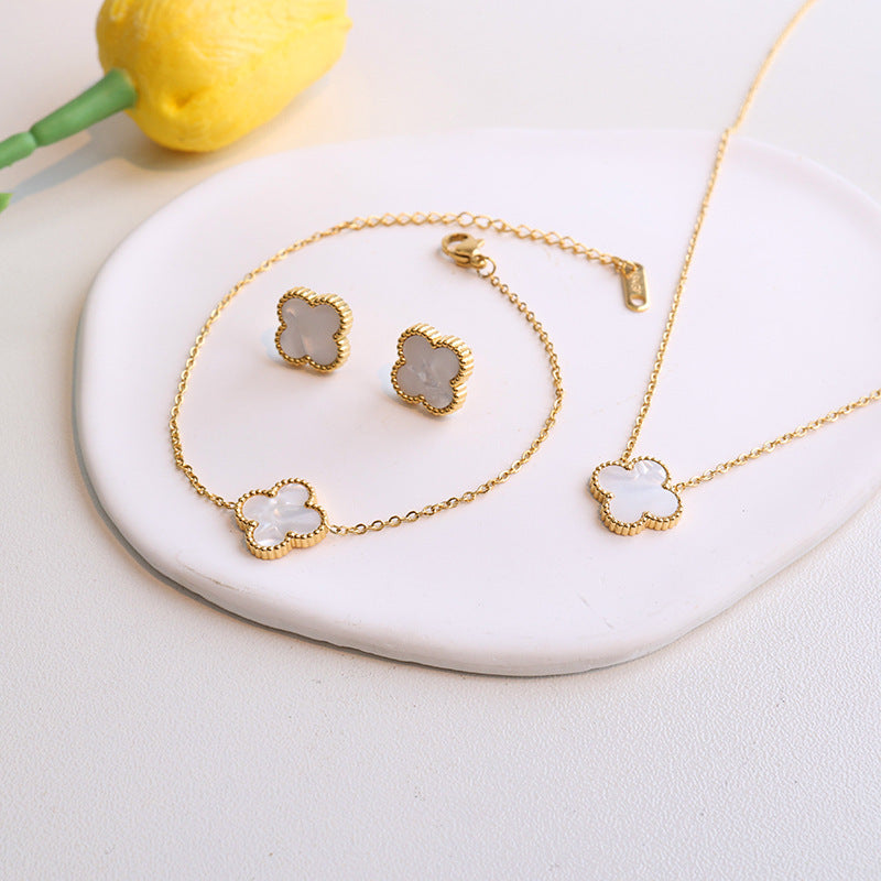 Four-leaf clover cross-border Internet celebrity plated 18k gold double-sided OL mother-of-pearl lucky four-leaf clover bracelet necklace ring earrings