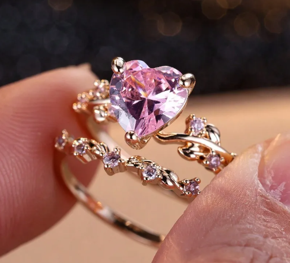 Gold Red Heart Zircon 2-Piece Stackable Ring Set for Women