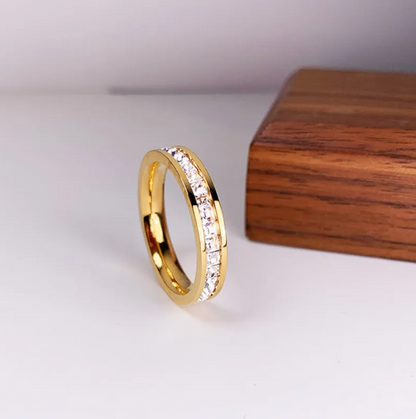 Gold Single Row Zircon Titanium Steel Ring