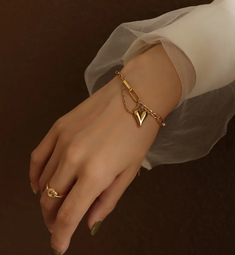 Silver Heart Charm Bracelet for Women – Minimalist Stainless Steel Jewelry