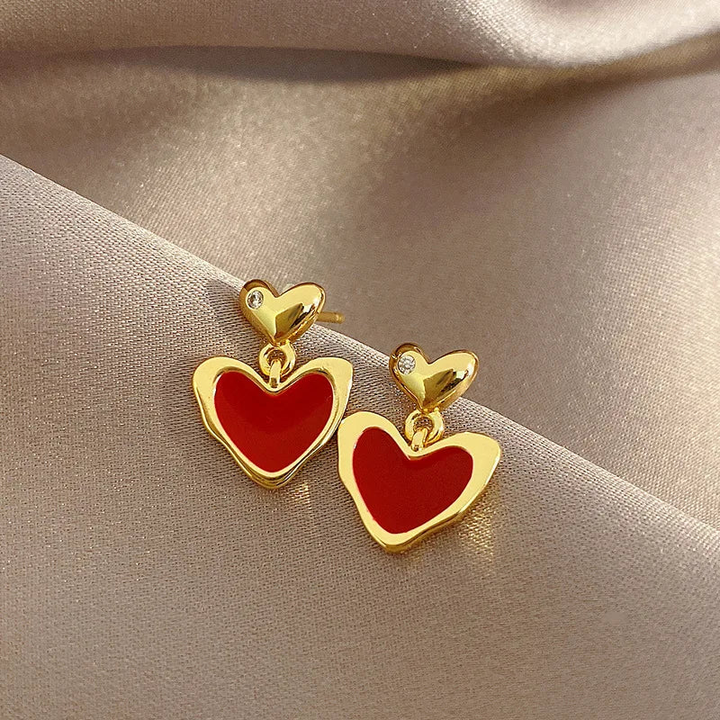 New Design Red Heart Stud Earring Women Metal Gold Color Eye Heart Lips Wedding Statement Earrings Fashion Party Jewelry