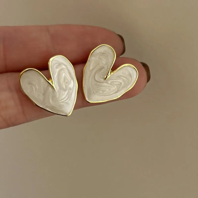 New Design Red Heart Stud Earring Women Metal Gold Color Eye Heart Lips Wedding Statement Earrings Fashion Party Jewelry